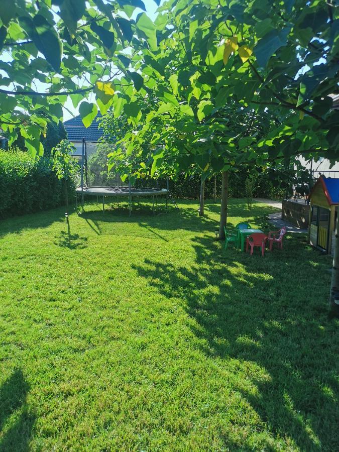 Zso-Ze Apartman Tiszafured Exterior photo