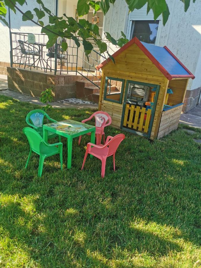 Zso-Ze Apartman Tiszafured Exterior photo